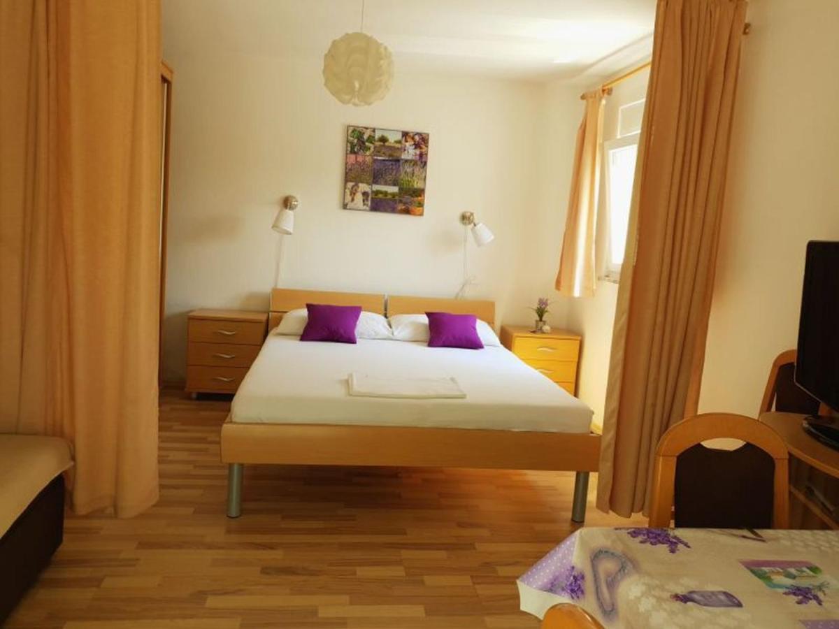 Apartments Andelic Sveti Filip i Jakov Bagian luar foto