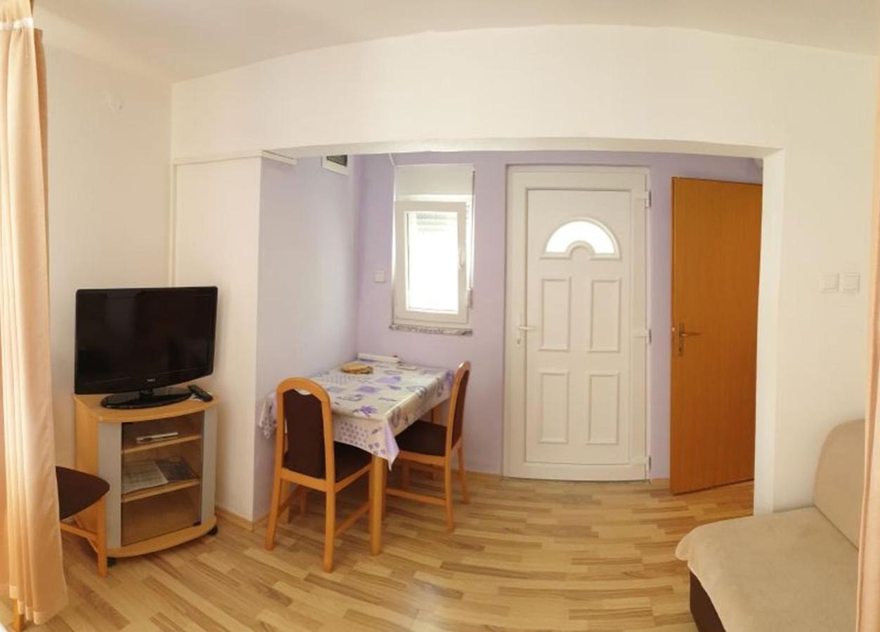 Apartments Andelic Sveti Filip i Jakov Bagian luar foto