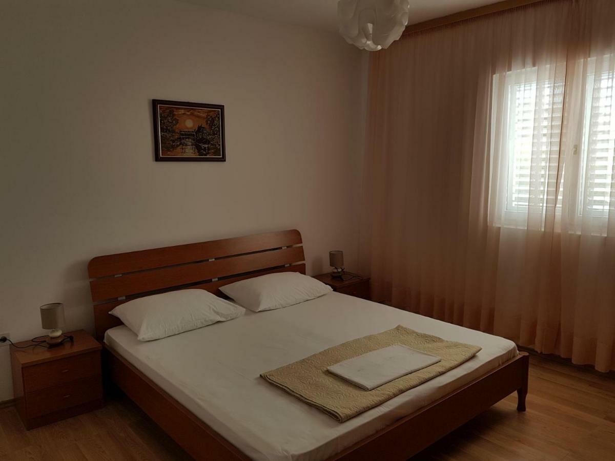 Apartments Andelic Sveti Filip i Jakov Bagian luar foto
