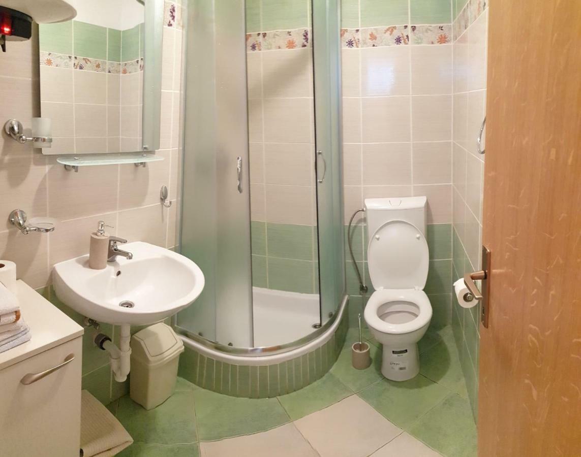 Apartments Andelic Sveti Filip i Jakov Bagian luar foto