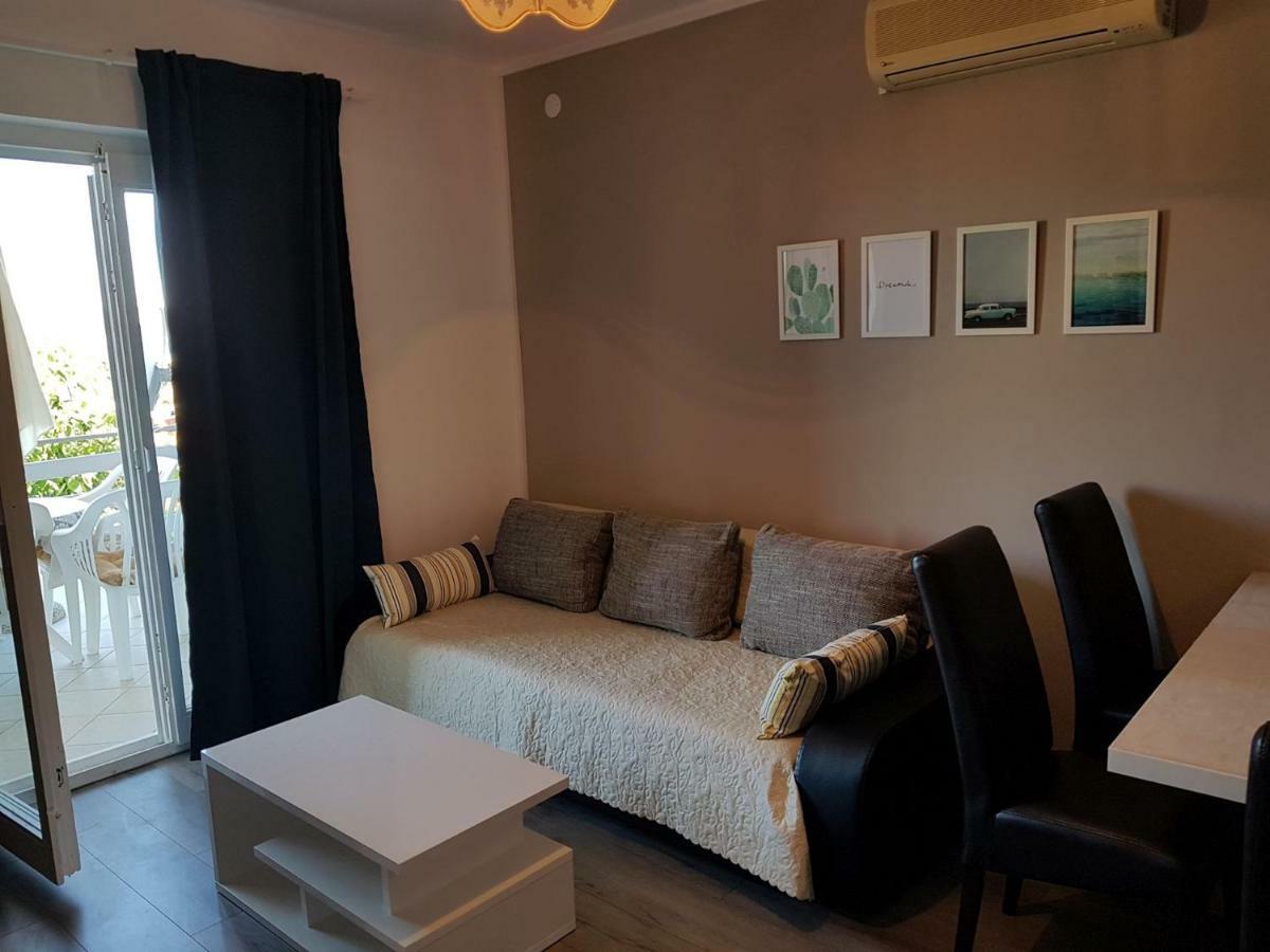 Apartments Andelic Sveti Filip i Jakov Bagian luar foto